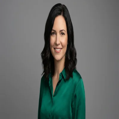 Porträt Miriam Hartmann, Spezialistin für Kommunikation mit Versicherern, 400x400 Pixel